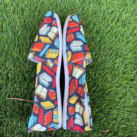 GROOVE BAGS Book Lovers Canvas Flats - Picture 7 of 10